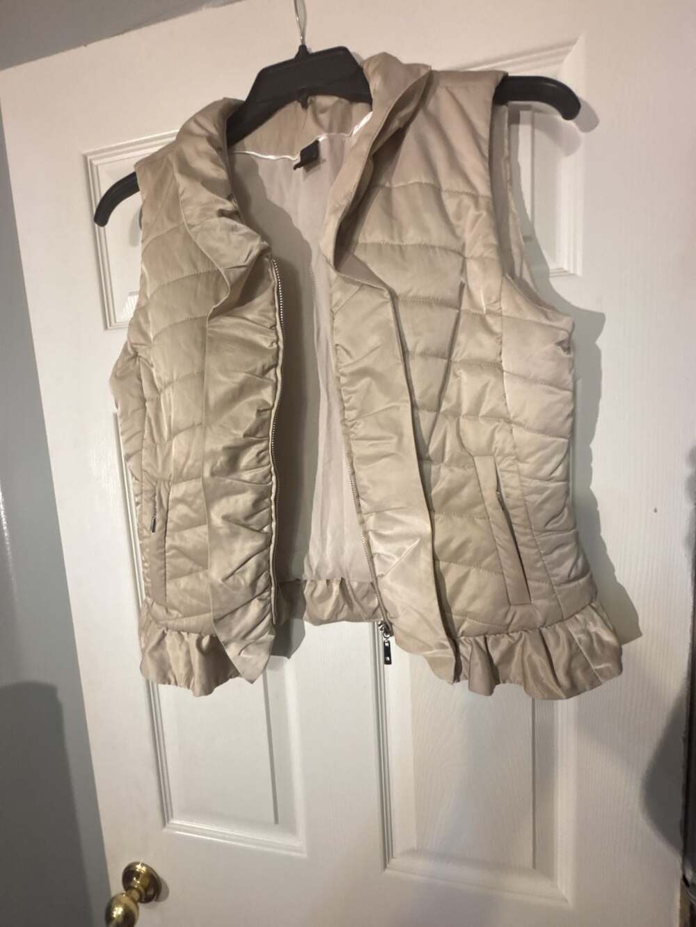 White House Black Market Champagne Quilted Ruffle Zip-Up Puffer Vest - Picture 2 of 6